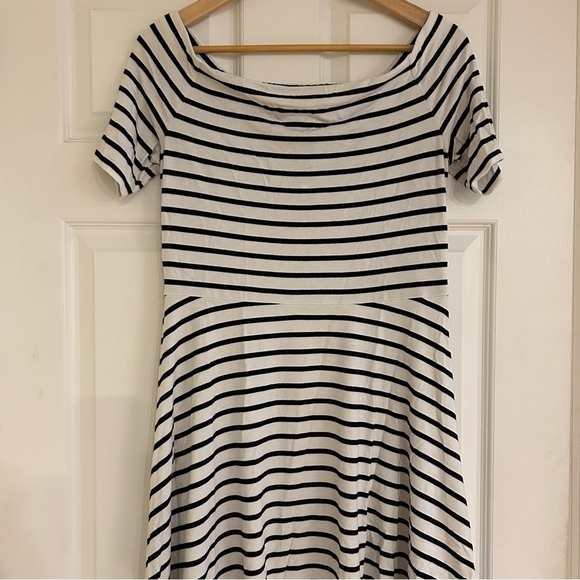 WHITE HOUSE BLACK MARKET Weekender Off Shoulder Striped Dress - Picture 5 of 6